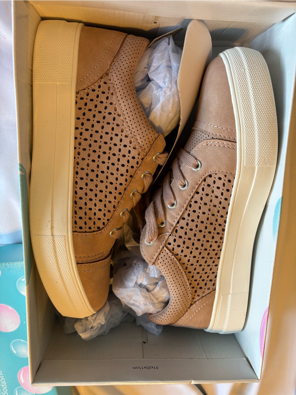 Soda Women’s Size 9 Nora-G platform Mauve Sneakers New In Box